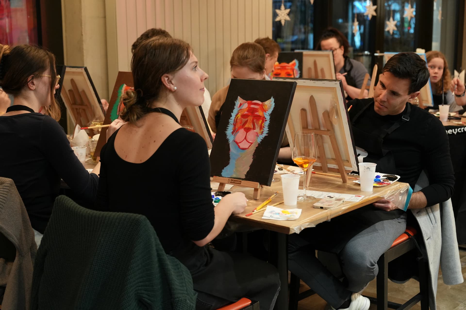 Your First Painting: Why a Paint Event in a Bar Is the Best Kick-off for Your New Hobby